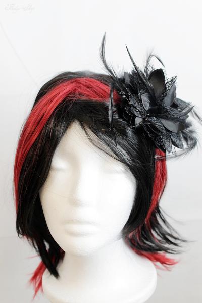Gothic 3-in-1 Kopfschmuck / Brosche mit Blüte & Federn